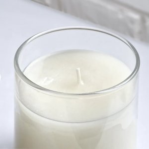 Medium Jar Candle Showing Single Wick